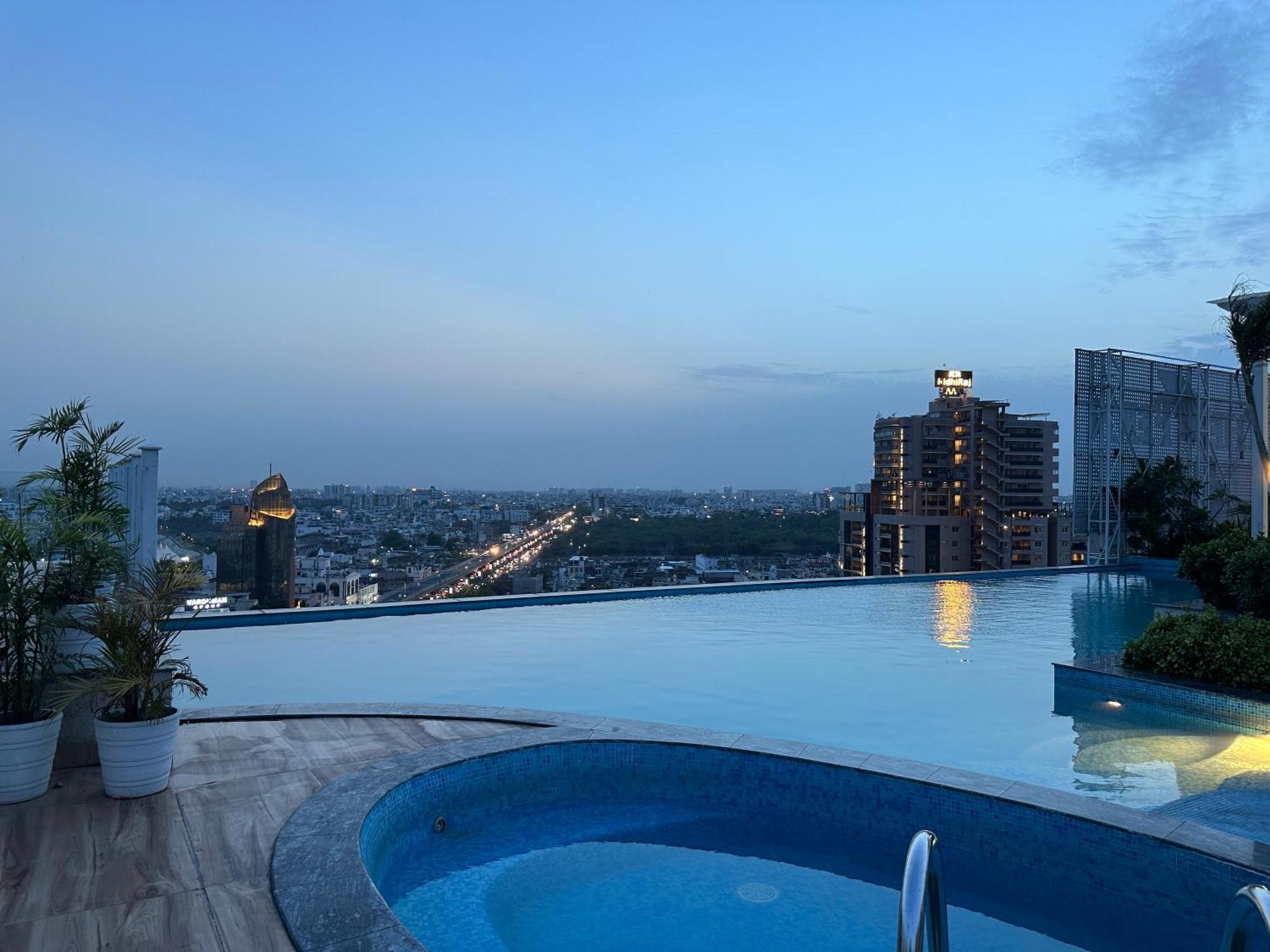 Richi-Rich Aparthotel Τζαϊπούρ Εξωτερικό φωτογραφία